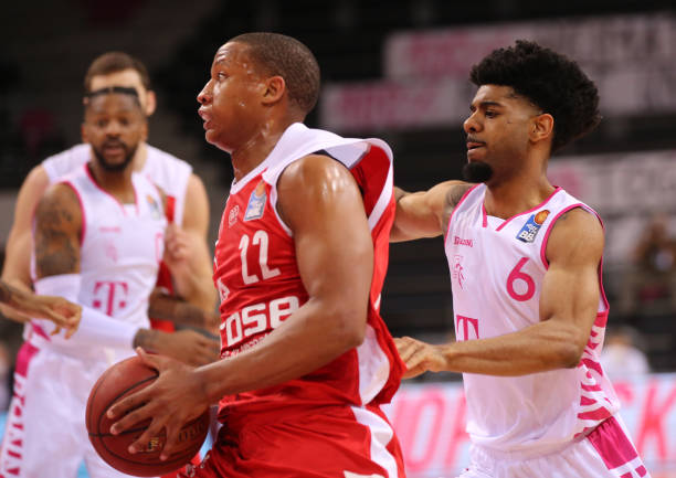 前锋线的更 前锋线的更