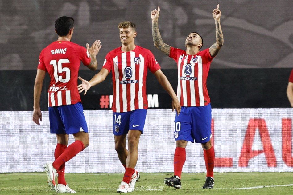 中场的表现 中场的表现